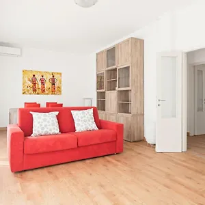 Santa Rita Roomy Padua
